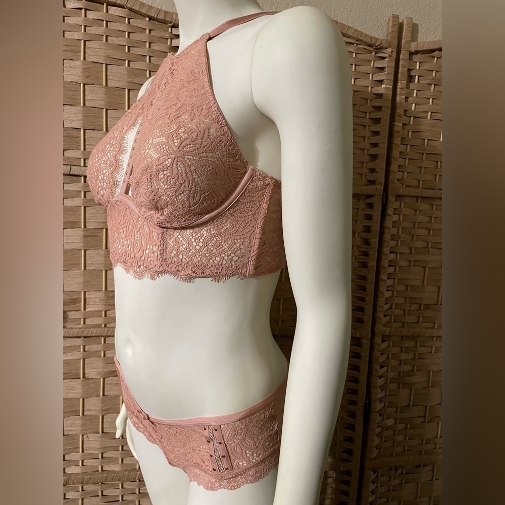 Victoria’s Secret Very Sexy Plunge Bra 34C Panty M NWT 🆕 Lingerie Set 🩷🩷 - Picture 2 of 16